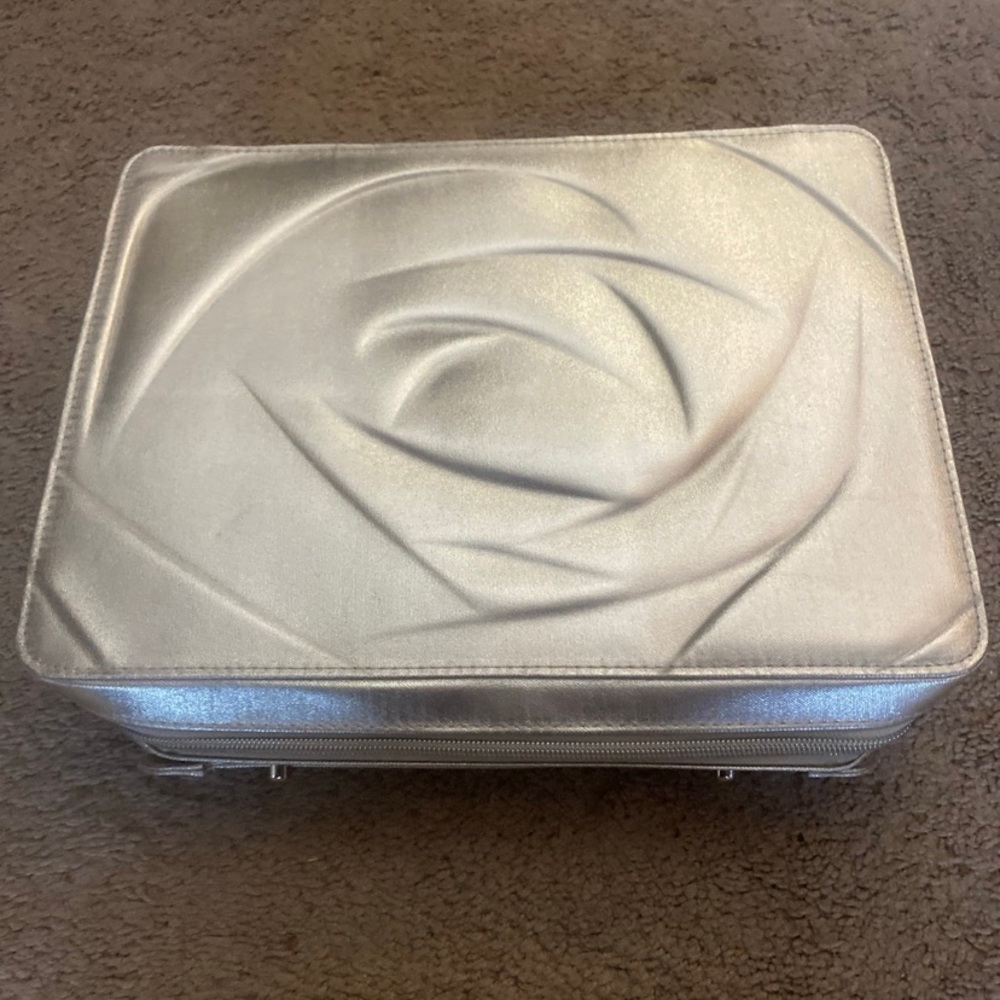 Lancôme Paris beauty cosmetics box